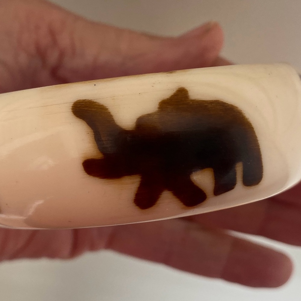 Elephant Motif Bangle Bracelet - Picture 7 of 7